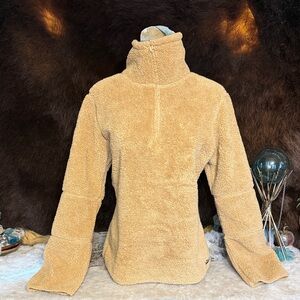 Cozy Tan Fleece Pullover M (4900A)